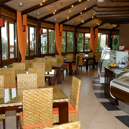 Szálloda Santa Marina Village