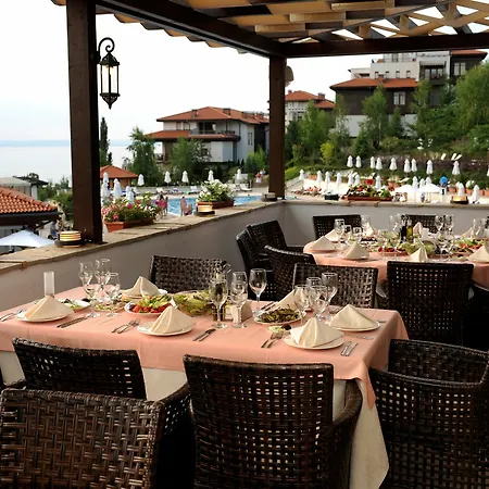 Santa Marina Village Szálloda Szozopol