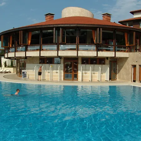 Szálloda Santa Marina Village