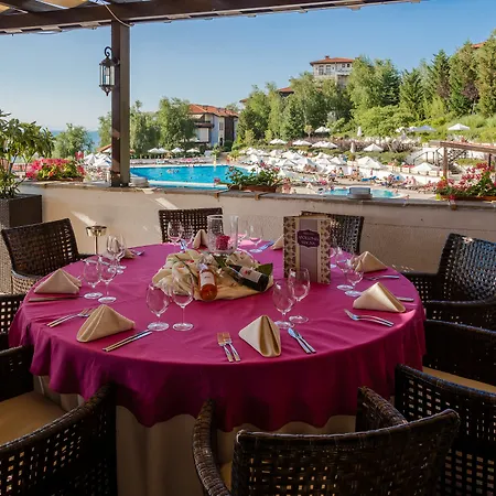 Santa Marina Village Szálloda