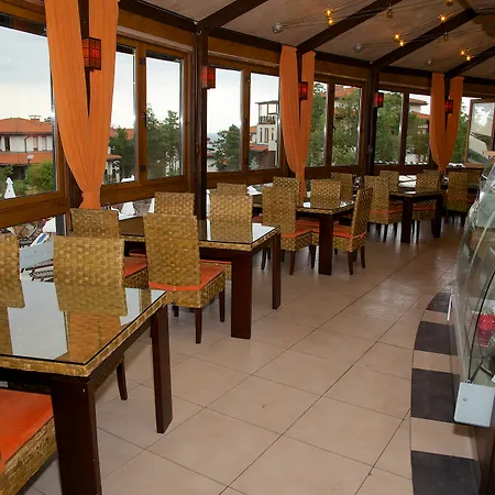 Szálloda Santa Marina Village *