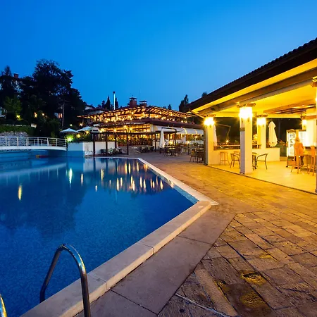 Szálloda Santa Marina Village