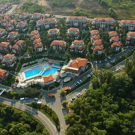 Santa Marina Village Szálloda